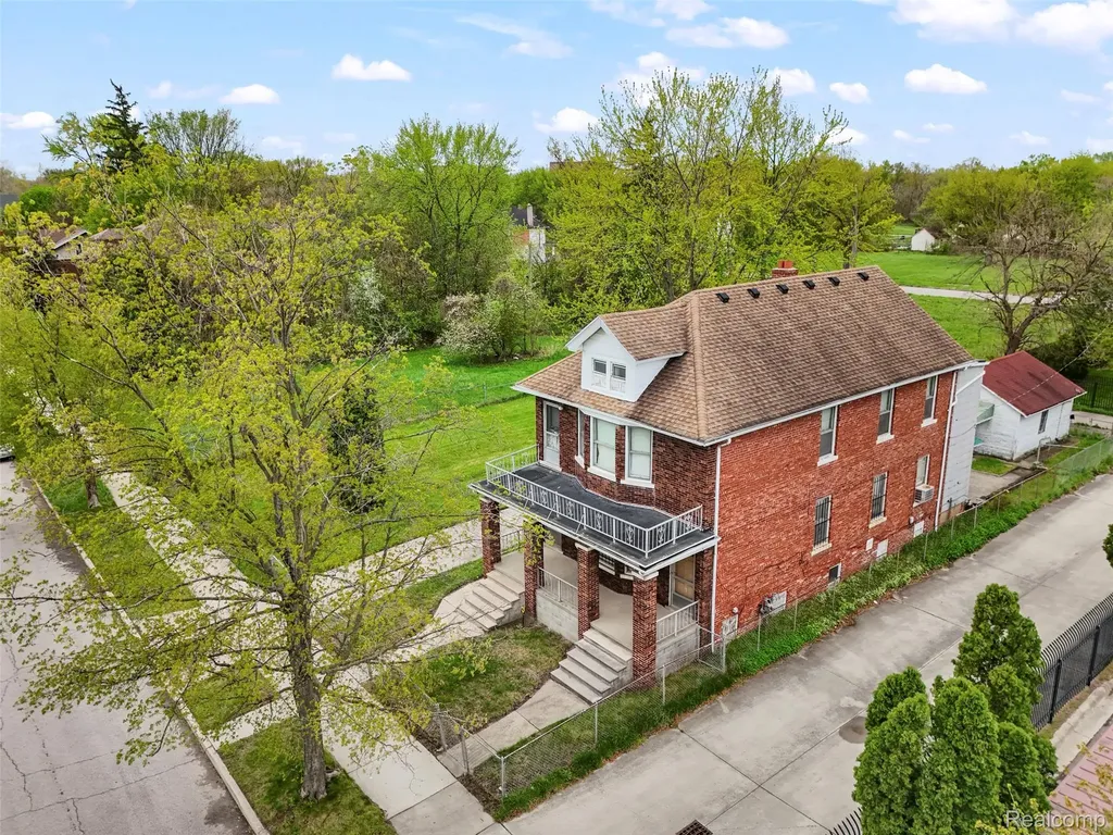 1423 Lakewood Street Detroit City MI 48215
