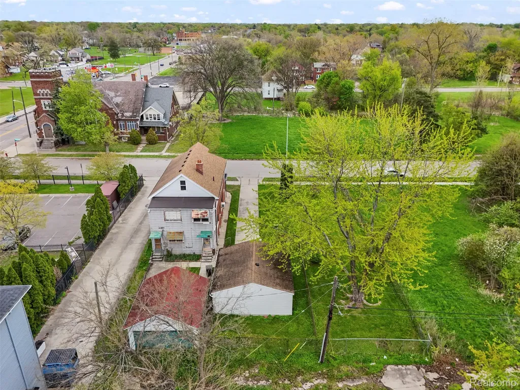 1423 Lakewood Street Detroit City MI 48215