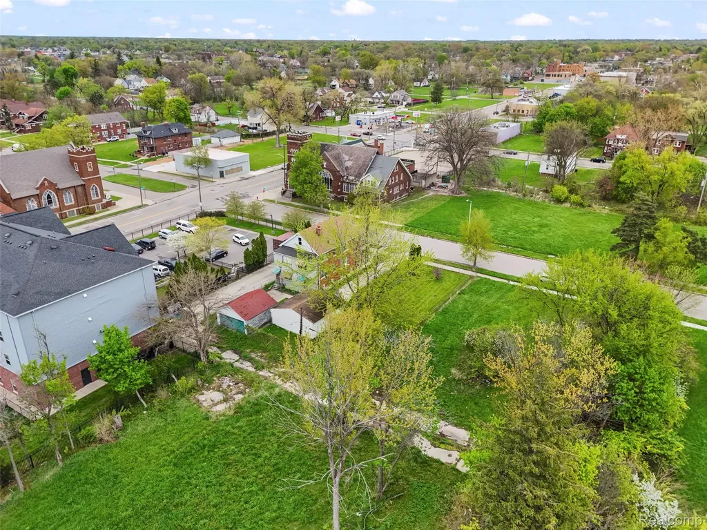 1423 Lakewood Street Detroit City MI 48215