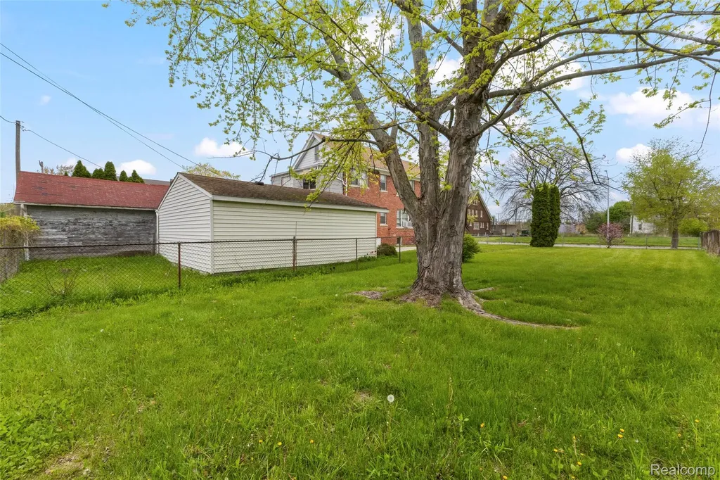 1423 Lakewood Street Detroit City MI 48215