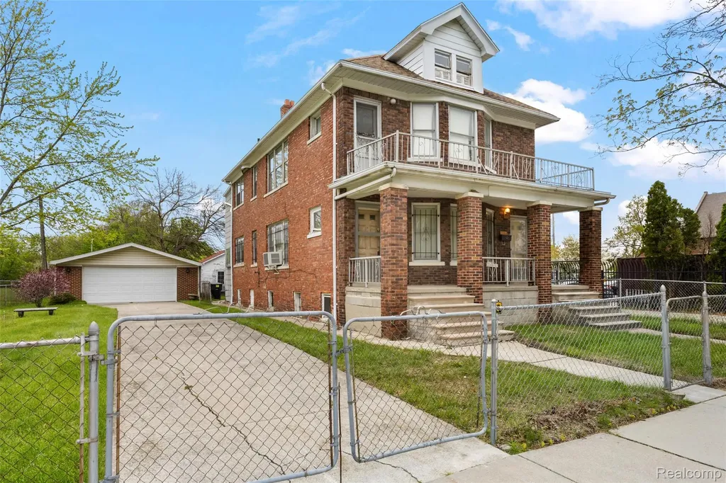 1423 Lakewood Street Detroit City MI 48215