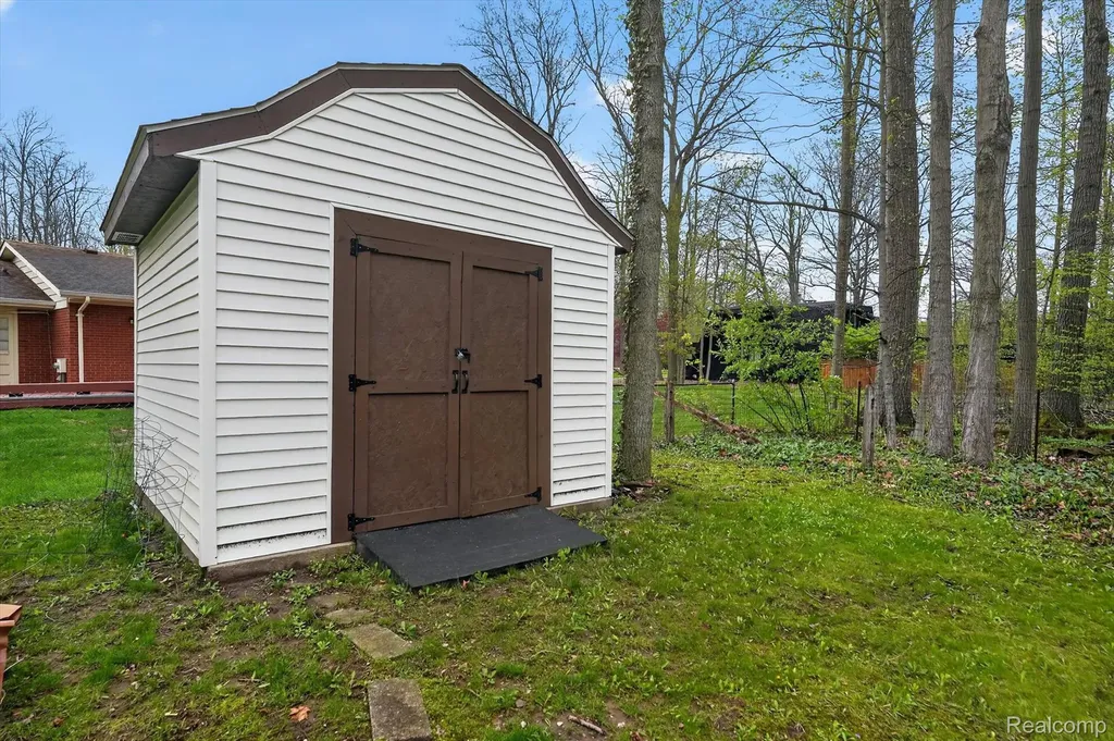 6225 Sierra Pass Flint Charter Township MI 48532