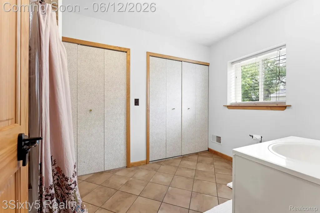 20060 Koths Street Taylor City MI 48180