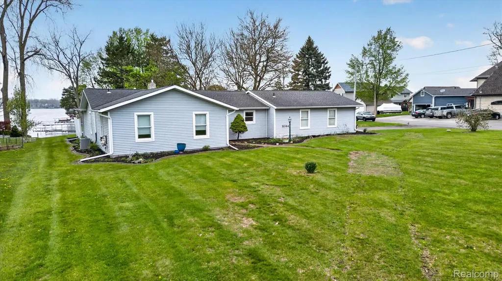 2264 Crane Road Fenton Charter Township MI 48430