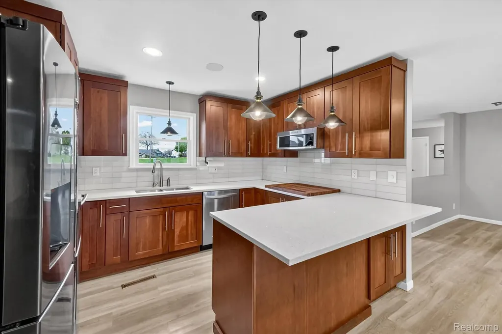2264 Crane Road Fenton Charter Township MI 48430