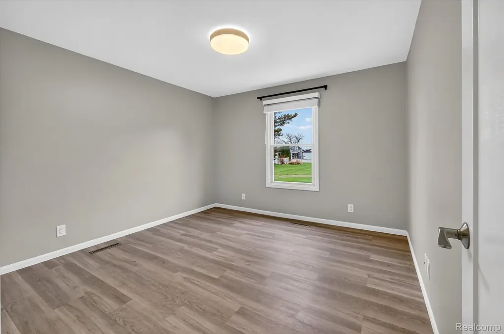 2264 Crane Road Fenton Charter Township MI 48430