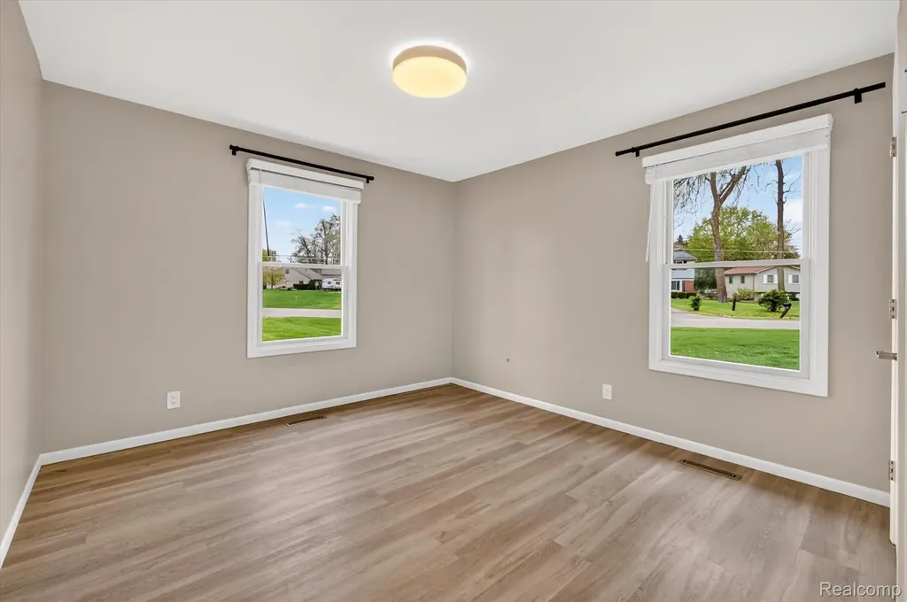 2264 Crane Road Fenton Charter Township MI 48430