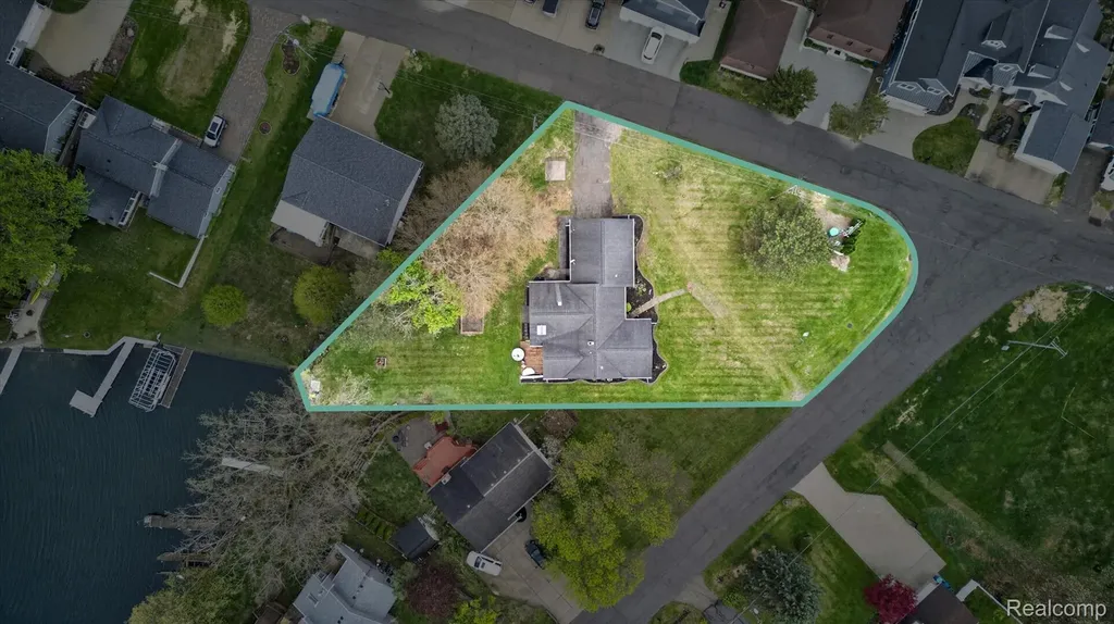 2264 Crane Road Fenton Charter Township MI 48430