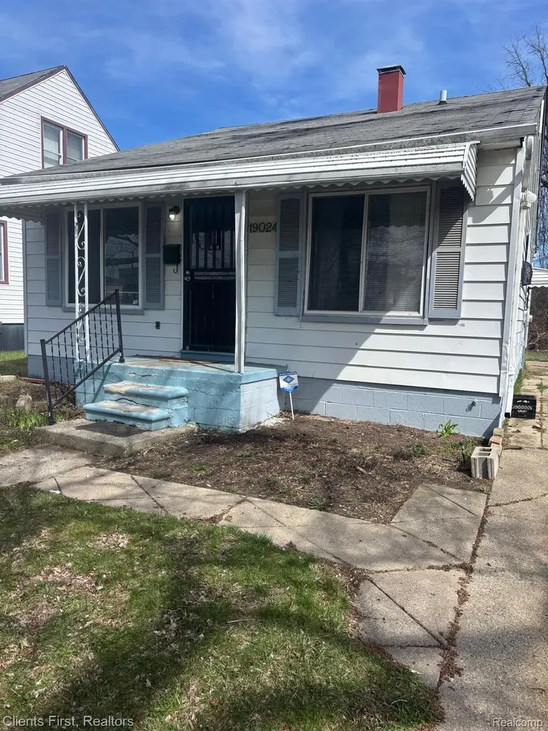 19024 Riverview Street Detroit City MI 48219