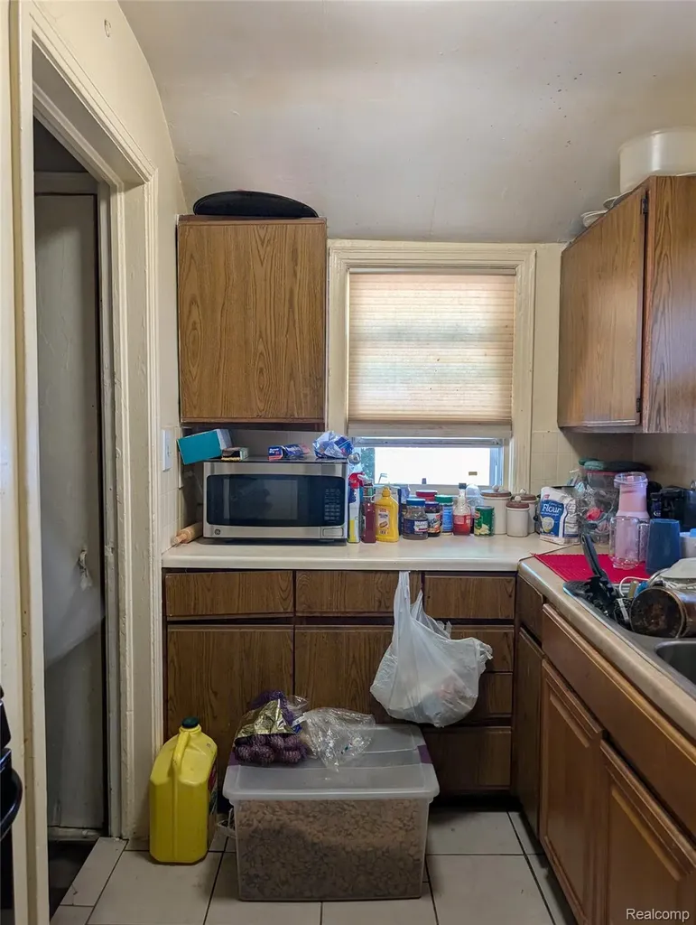 309 Michigan Avenue Pontiac City MI 48342