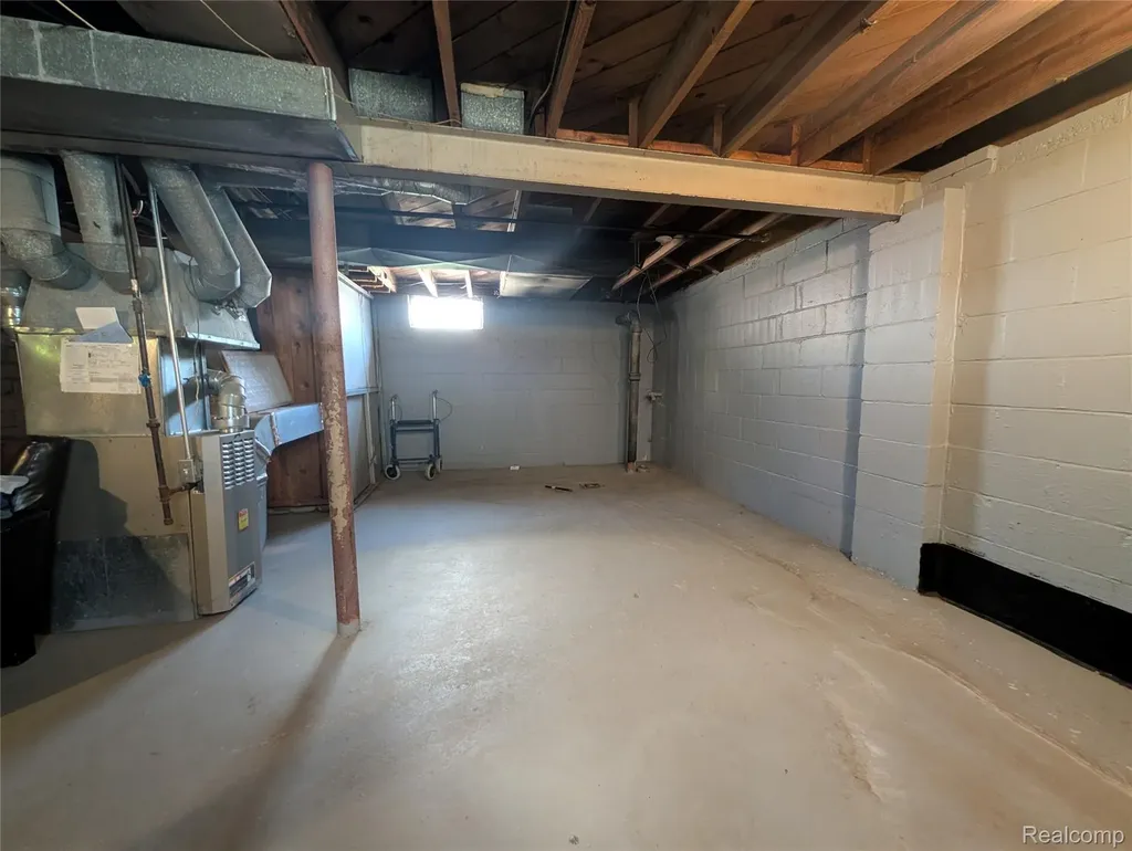 309 Michigan Avenue Pontiac City MI 48342