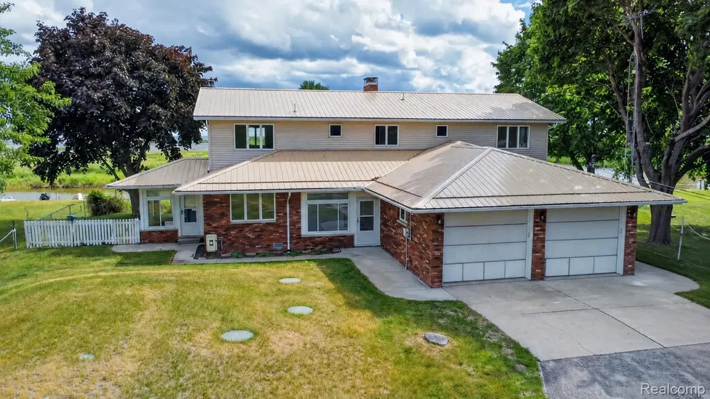 2216 E Bay Ridge Drive Au Gres Township MI 48703