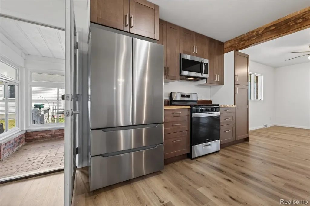 2216 E Bay Ridge Drive Au Gres Township MI 48703