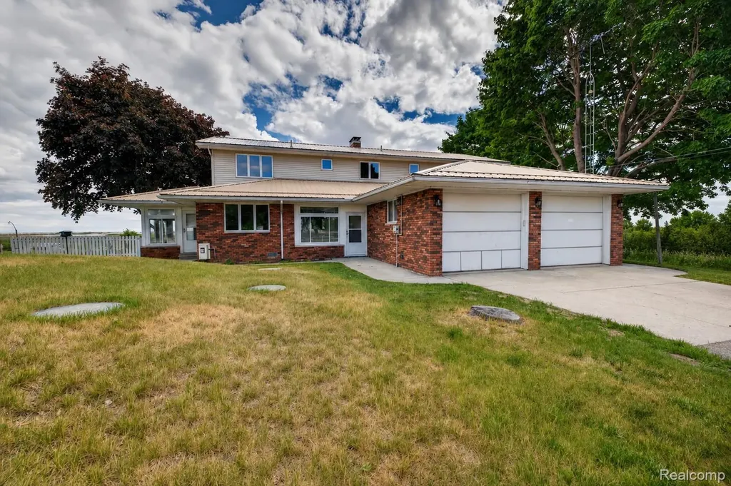 2216 E Bay Ridge Drive Au Gres Township MI 48703