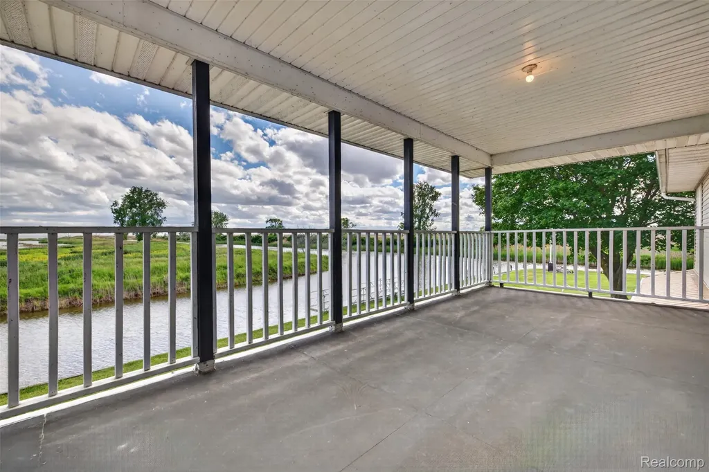 2216 E Bay Ridge Drive Au Gres Township MI 48703
