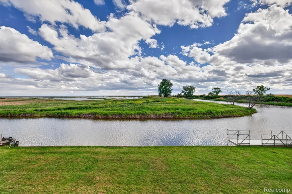 2216 E Bay Ridge Drive Au Gres Township MI 48703