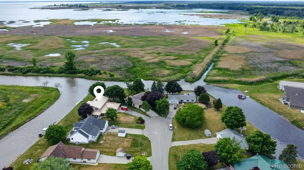 2216 E Bay Ridge Drive Au Gres Township MI 48703