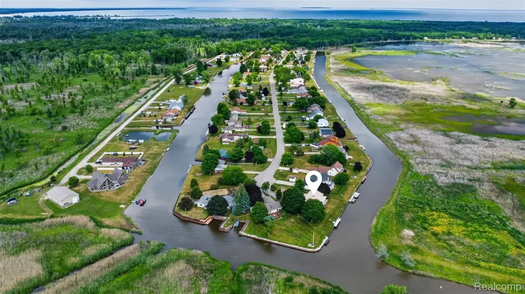 2216 E Bay Ridge Drive Au Gres Township MI 48703