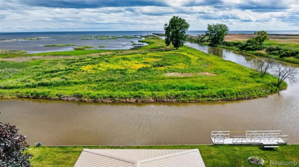 2216 E Bay Ridge Drive Au Gres Township MI 48703
