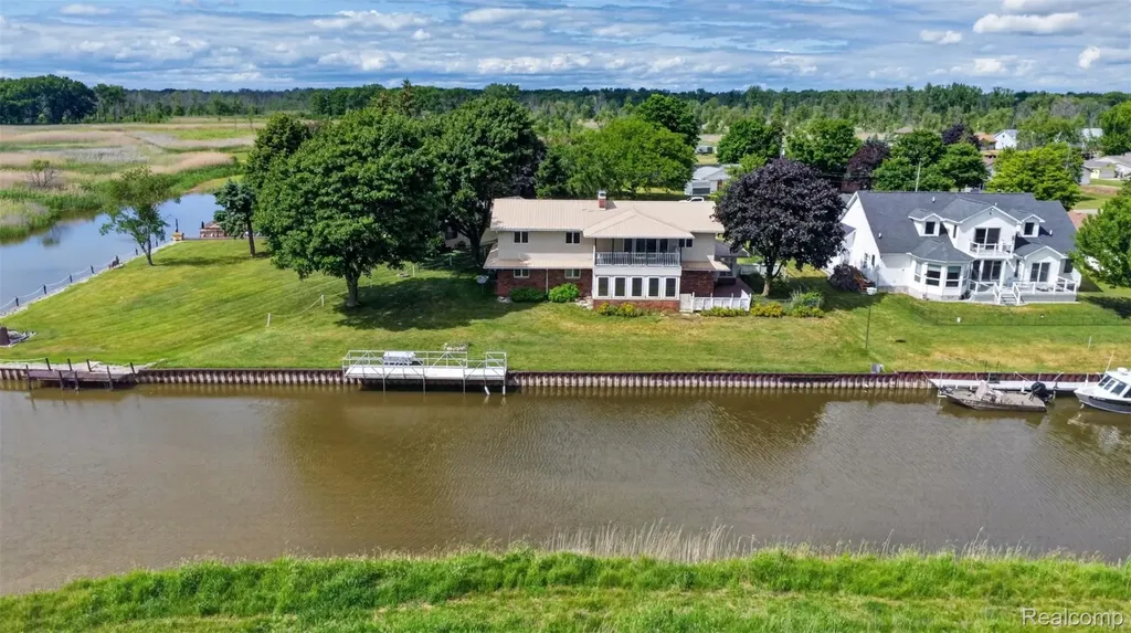 2216 E Bay Ridge Drive Au Gres Township MI 48703