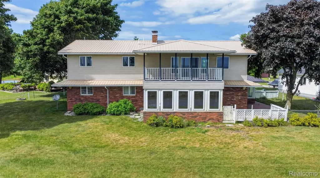 2216 E Bay Ridge Drive Au Gres Township MI 48703
