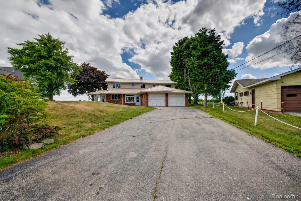 2216 E Bay Ridge Drive Au Gres Township MI 48703