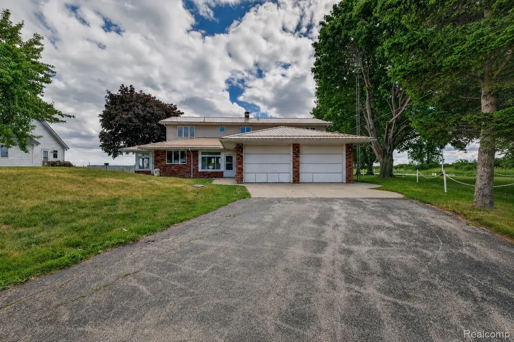 2216 E Bay Ridge Drive Au Gres Township MI 48703