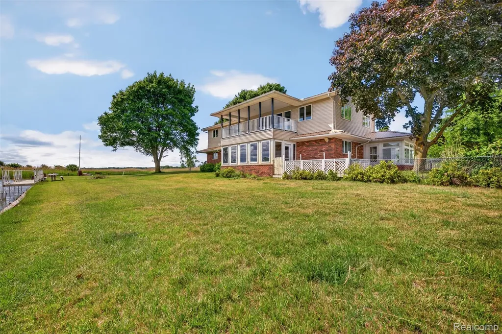2216 E Bay Ridge Drive Au Gres Township MI 48703
