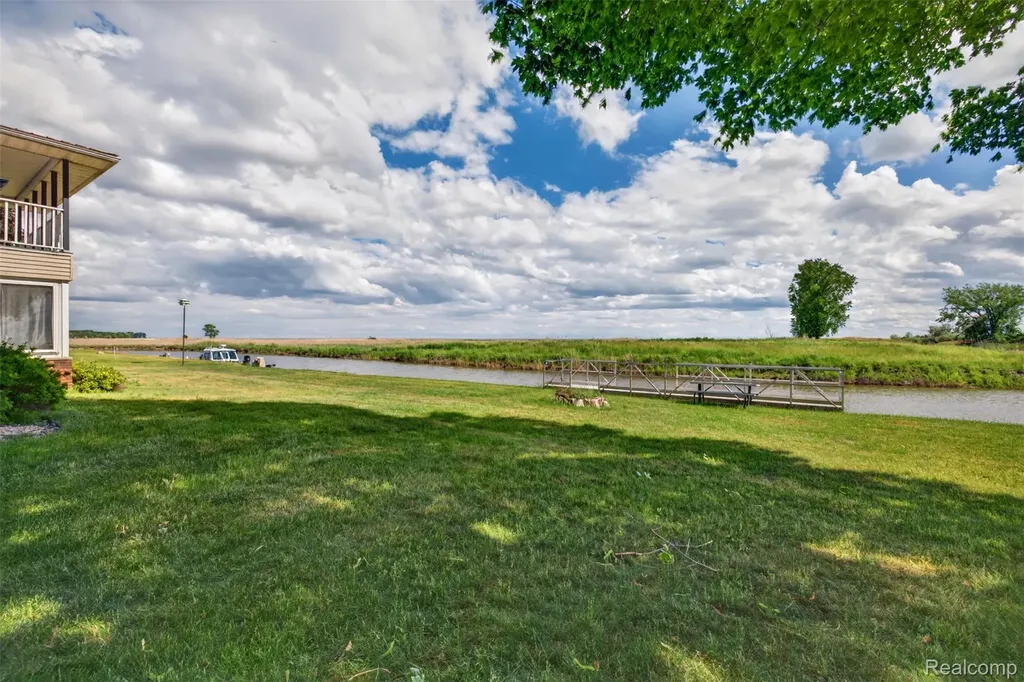2216 E Bay Ridge Drive Au Gres Township MI 48703