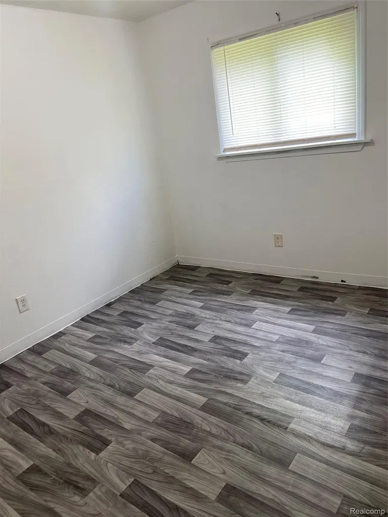 805 Kettering Avenue Pontiac City MI 48340
