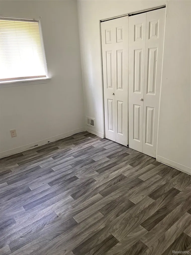 805 Kettering Avenue Pontiac City MI 48340