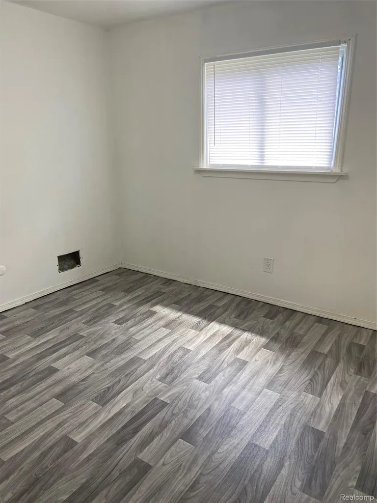 805 Kettering Avenue Pontiac City MI 48340