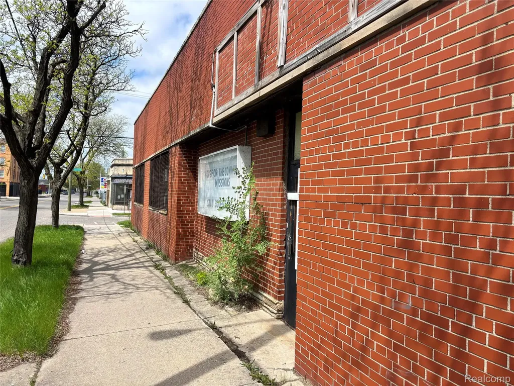 3240 Puritan Detroit City MI 48238