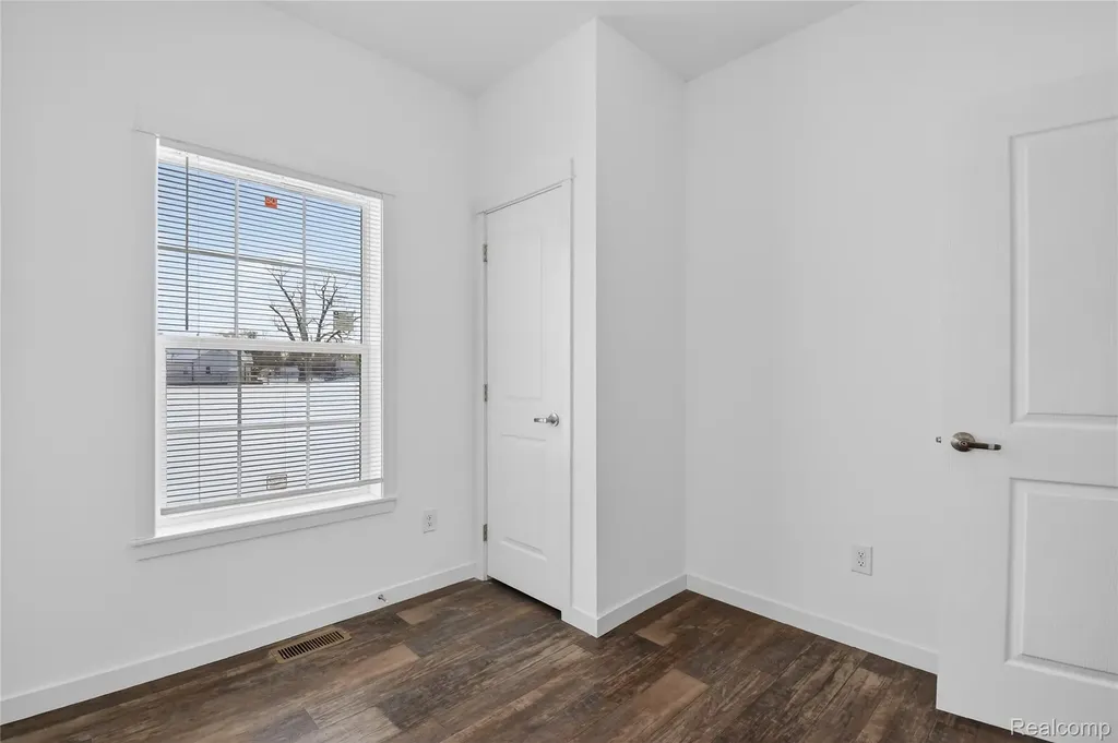7551 Packard Avenue Warren City MI 48091
