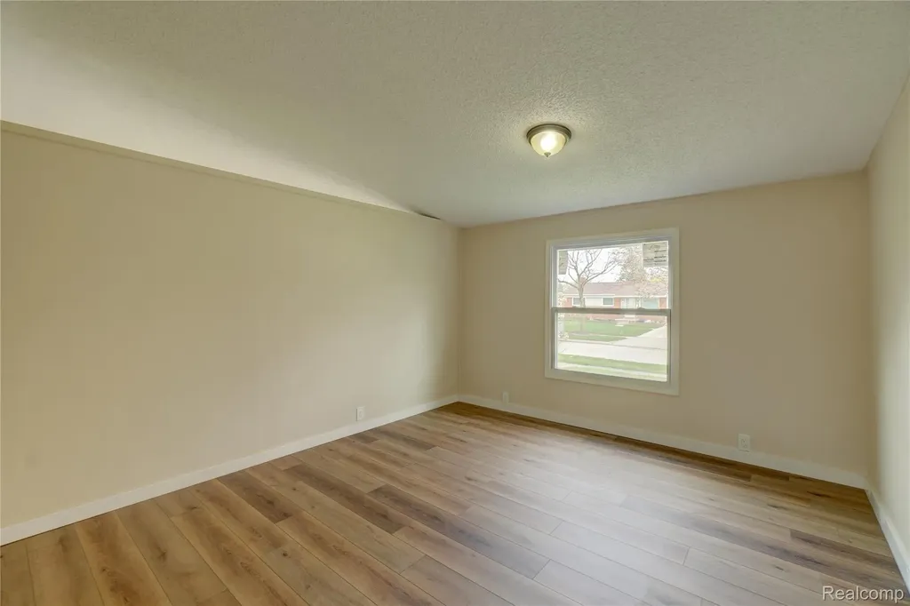 5112 Princess Street Dearborn Heights City MI 48125