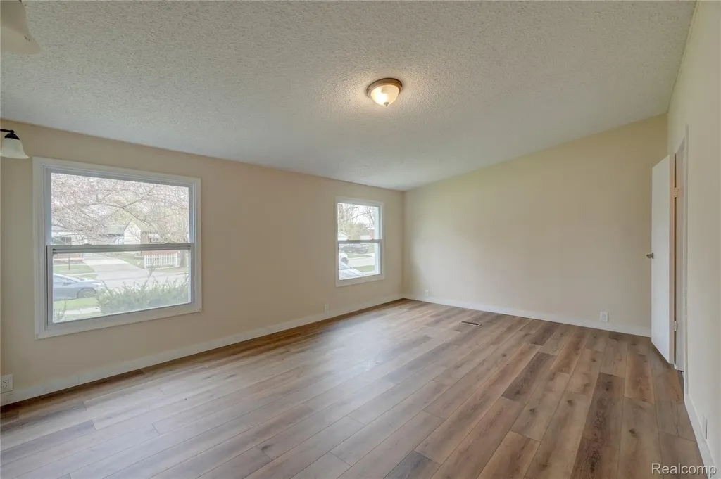 5112 Princess Street Dearborn Heights City MI 48125