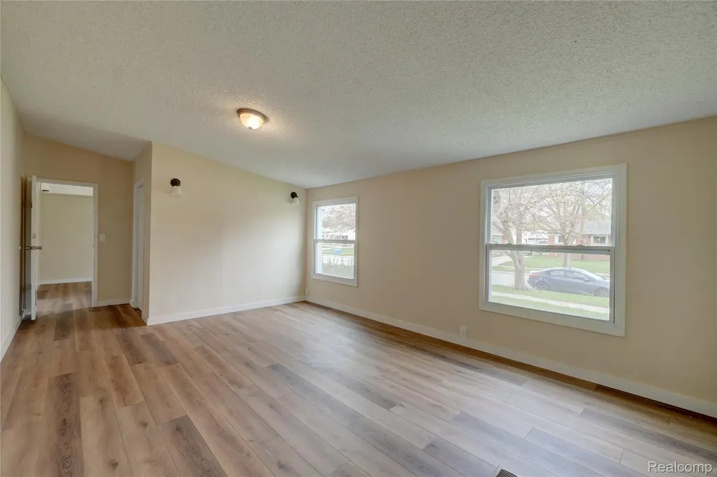 5112 Princess Street Dearborn Heights City MI 48125