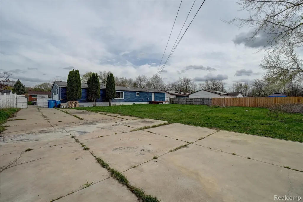 5112 Princess Street Dearborn Heights City MI 48125