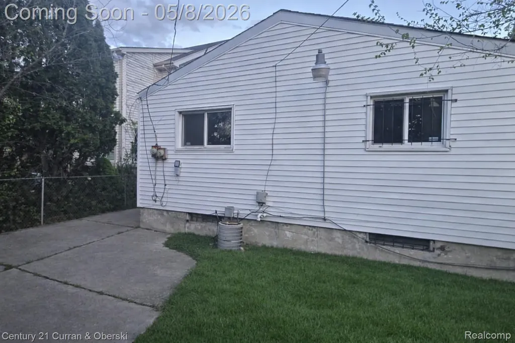 4030 W Davison Detroit City MI 48238