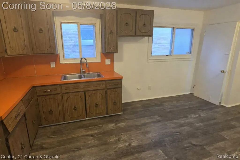 4030 W Davison Detroit City MI 48238