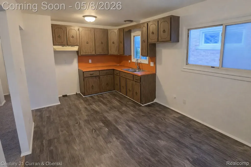 4030 W Davison Detroit City MI 48238