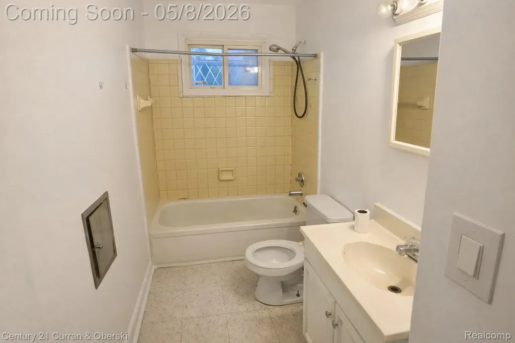 4030 W Davison Detroit City MI 48238