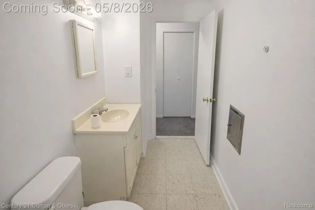 4030 W Davison Detroit City MI 48238