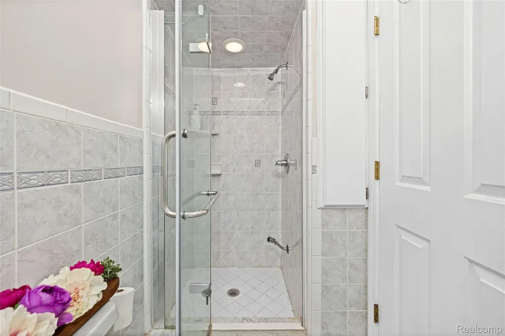 13267 Pearl Drive Shelby Charter Township MI 48315