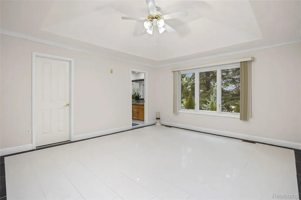 13267 Pearl Drive Shelby Charter Township MI 48315