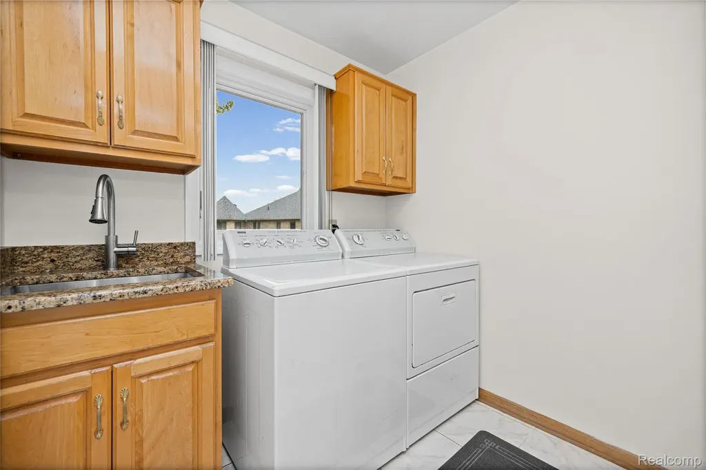 13267 Pearl Drive Shelby Charter Township MI 48315