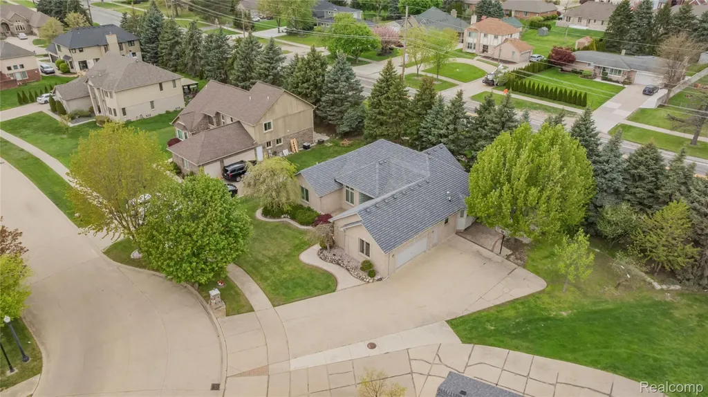 13267 Pearl Drive Shelby Charter Township MI 48315