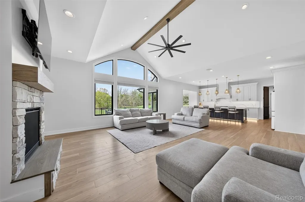 3664 Childs Lake Road Milford Charter Township MI 48381