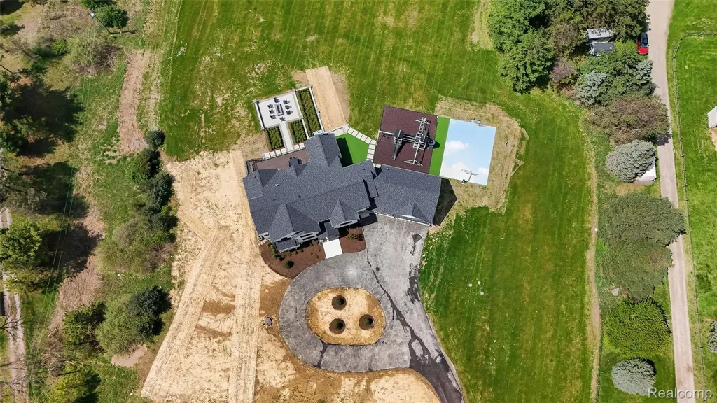 3664 Childs Lake Road Milford Charter Township MI 48381