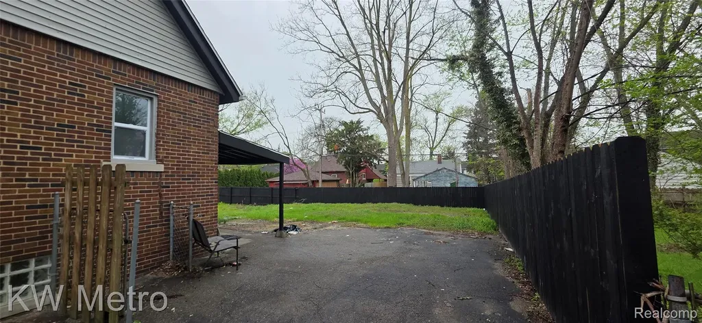 16765 Blackstone Street Detroit City MI 48219